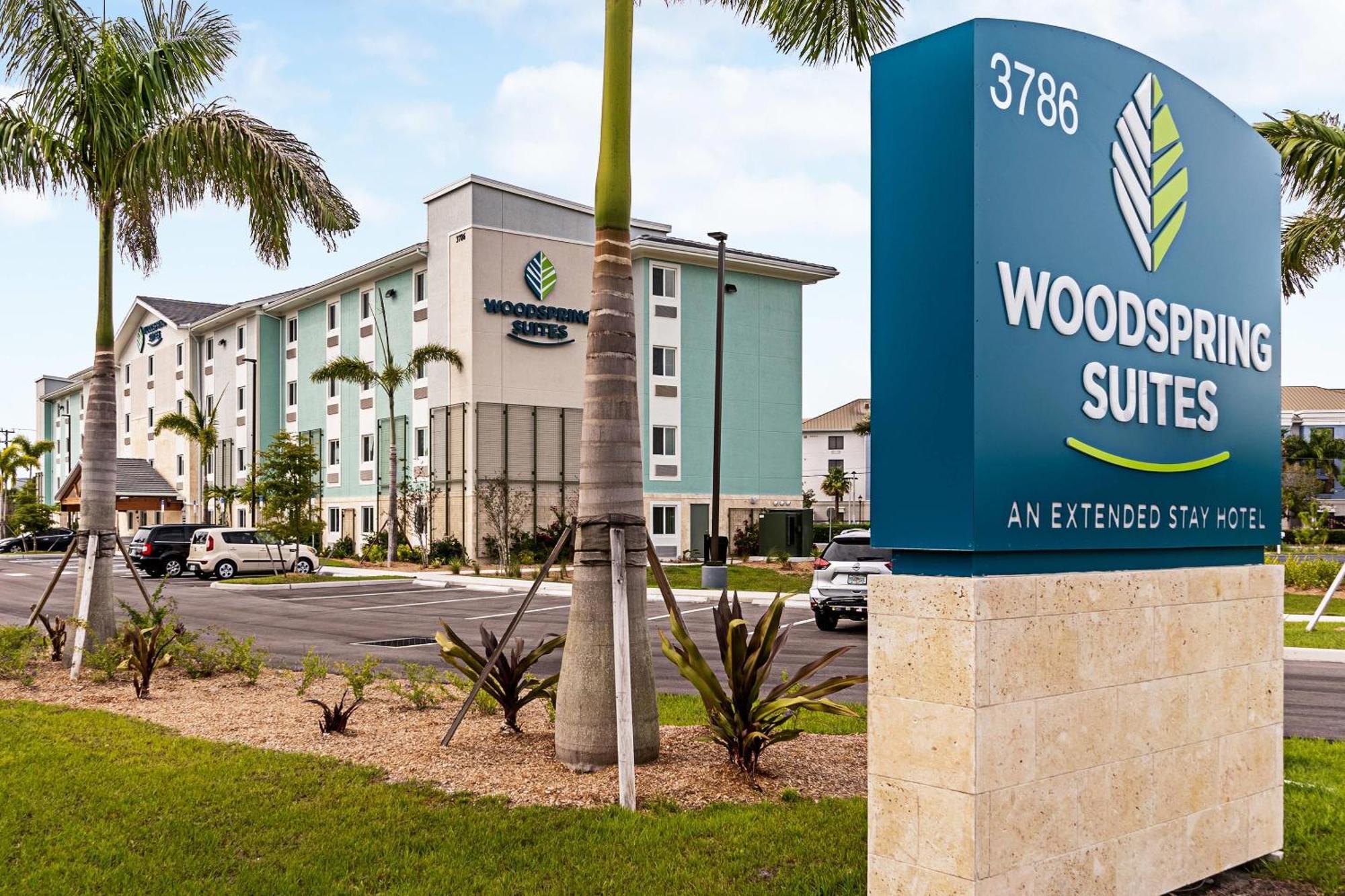 Woodspring Suites Naples Golden Gate Luaran gambar